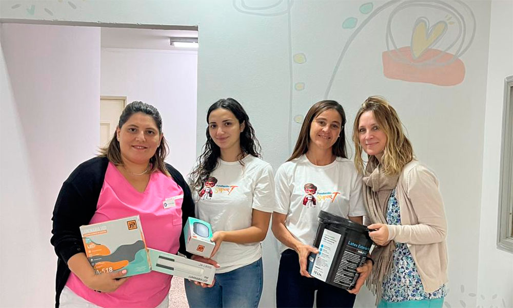El amor todo lo puede: una intervención de color y luz en el Hospital Ferreyra